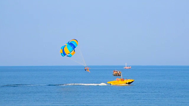 夏天在海上滑翔视频素材