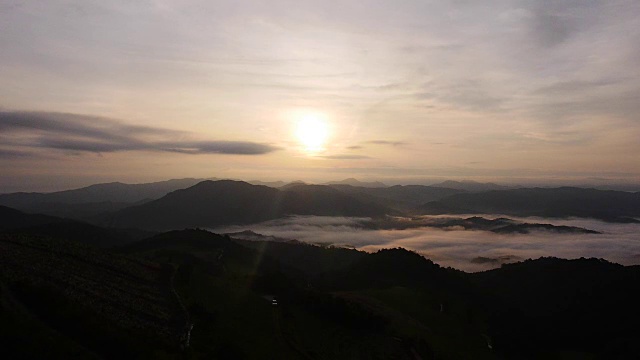 安bandeok村(高海拔凉爽地区)和云海景观视频素材