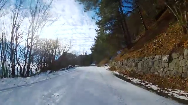 穿过森林的高速公路，GoPro视频素材