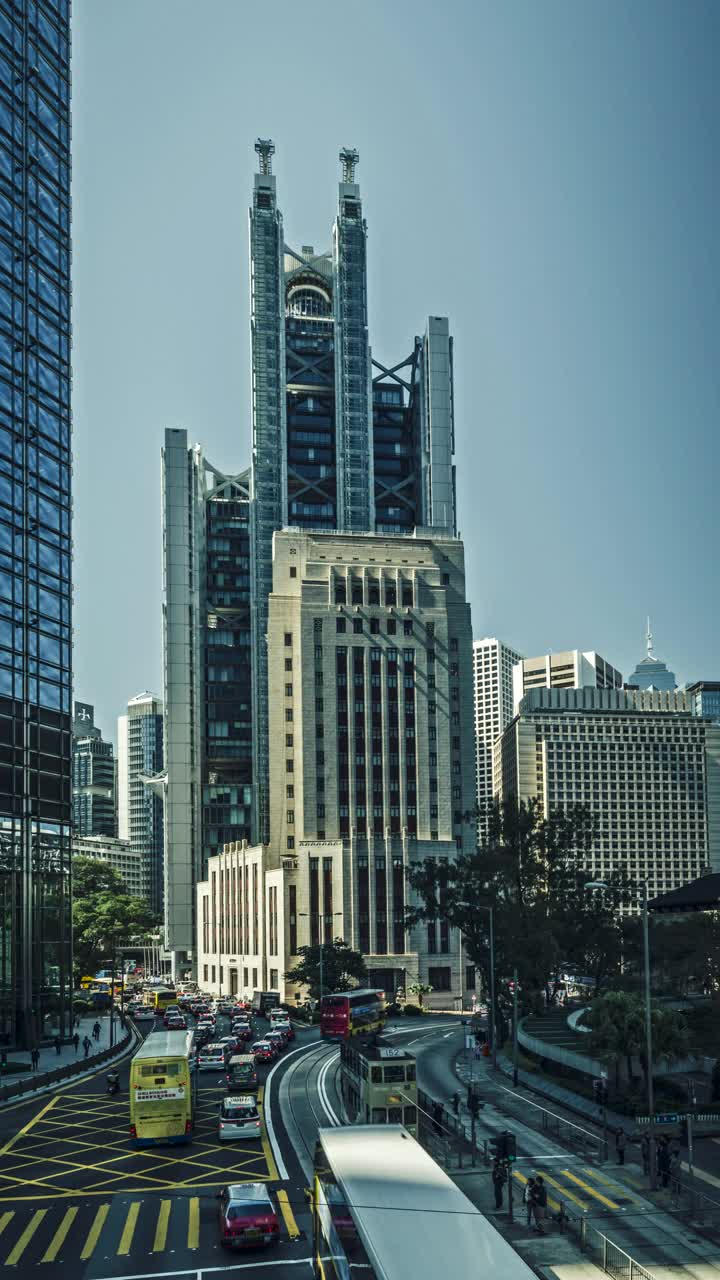 延时拍摄:看香港岛金钟道。垂直显示。视频素材