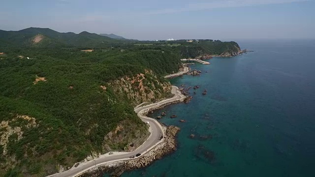 正东镇海滩沿岸的滨海道路(新年日出的热门景点)视频素材