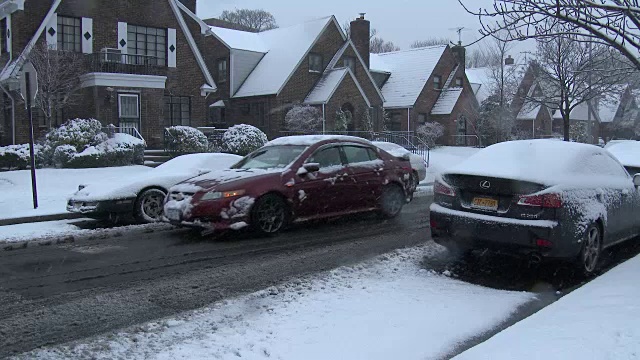 暴风雪/扫雪机清理街道-皇后区，纽约视频素材