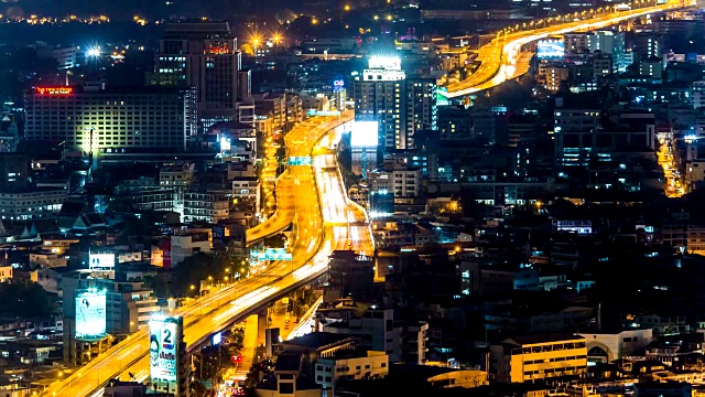 泰国曼谷市中心的汽车交通夜景视频素材