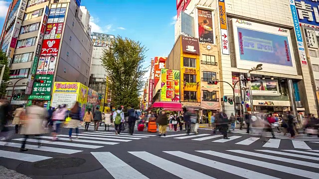 4K延时:行人拥挤在东京新宿视频素材