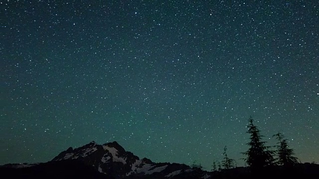 Shuksan山的星星，旅行和延时穿越华盛顿视频下载