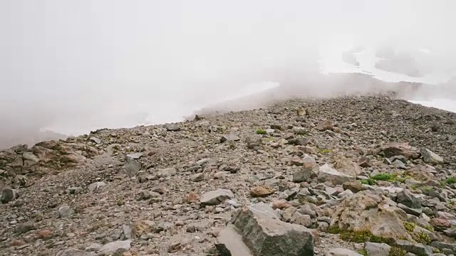 雷尼尔山攀登，旅行和延时穿越华盛顿视频下载