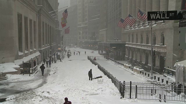 纽约金融区在暴风雪中视频素材