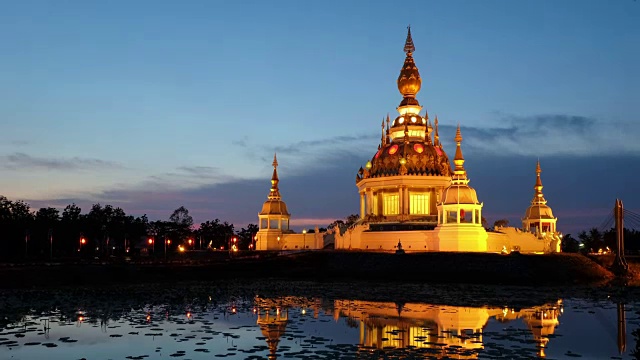 延时拍摄，在洞塞寺寺在bueng kaenakhon湖孔肯，泰国视频素材