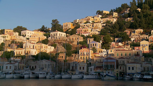 Symi Neo经典建筑/ Symi, Dodecanese群岛，希腊视频素材