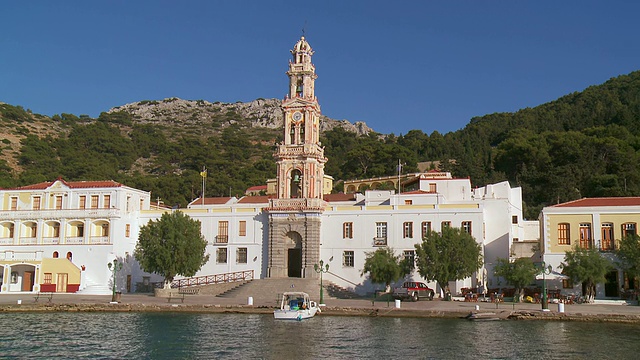 塔夏archis Michael Panormitis / Symi修道院WS View of Taxiarchis Michael Panormitis / Symi, Dodecanese Islands，希腊视频素材