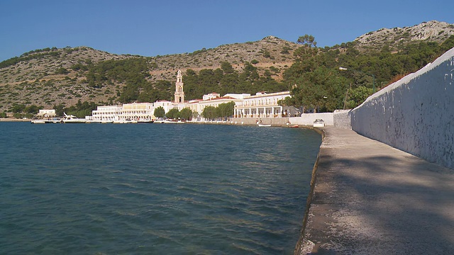 塔夏archis Michael Panormitis / Symi修道院WS View of Taxiarchis Michael Panormitis / Symi, Dodecanese Islands，希腊视频素材