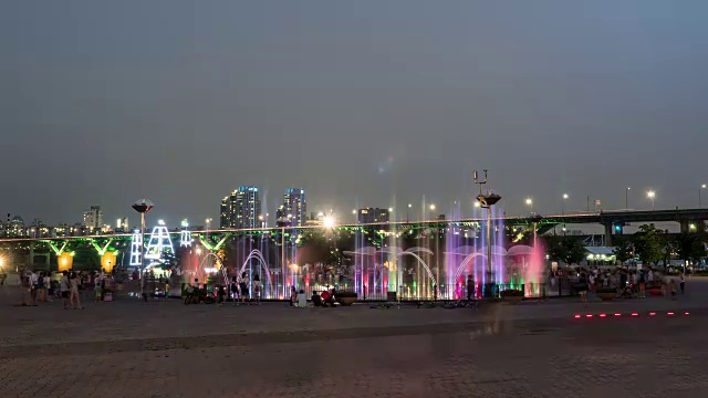 图克西姆游憩区彩色喷泉秀夜景视频素材