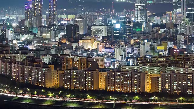 城须大池桥和摩天大楼的夜景视频素材