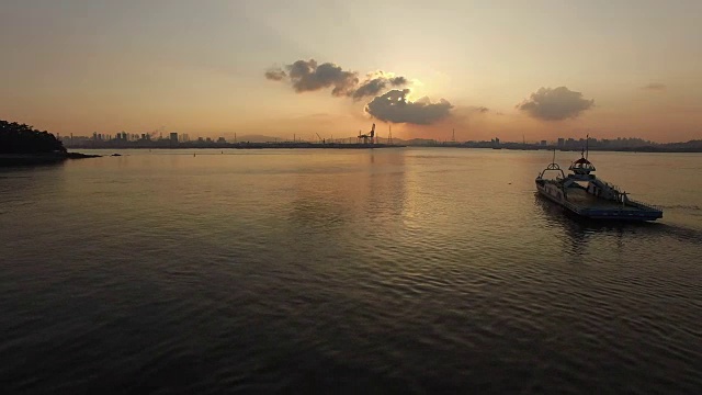 日落时分，永宗岛圭帕特奥码头的海景视频素材