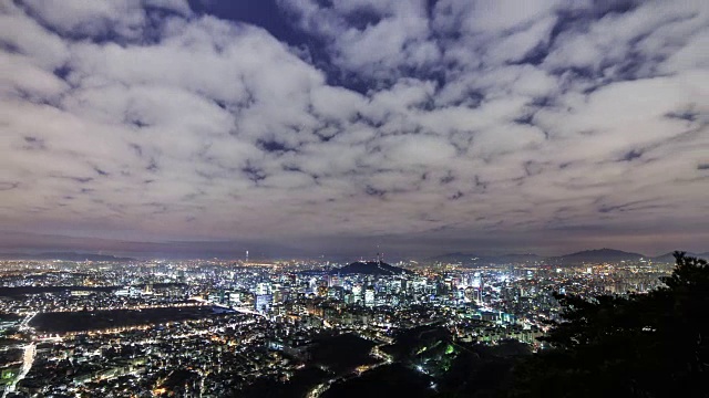 从英望三山看钟诺古地区的夜景视频素材