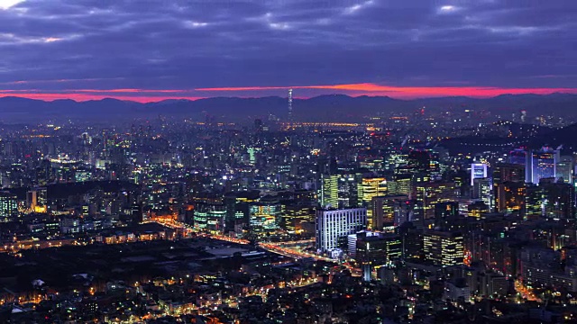 从英望三山看钟诺古地区的夜景视频素材