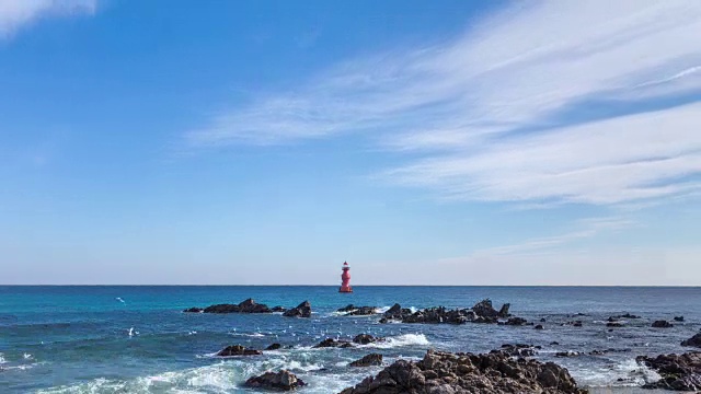 东海海景，木谷港附近有红色灯塔视频素材