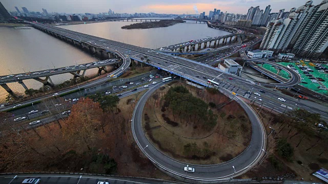 韩港河上的马波大叶桥和巴姆岛视频素材