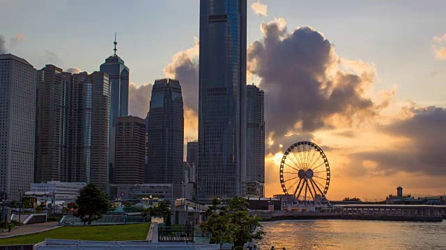 游乐公园在城市晚上，香港视频素材