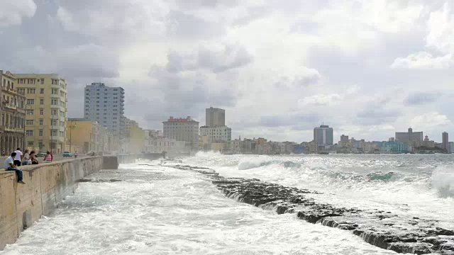 Malecon，哈瓦那，古巴视频素材