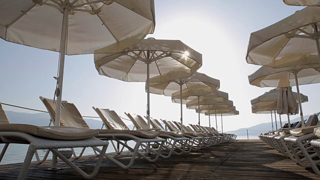 Sun Loungers & Sunshades, Marmaris，安纳托利亚，土耳其视频素材