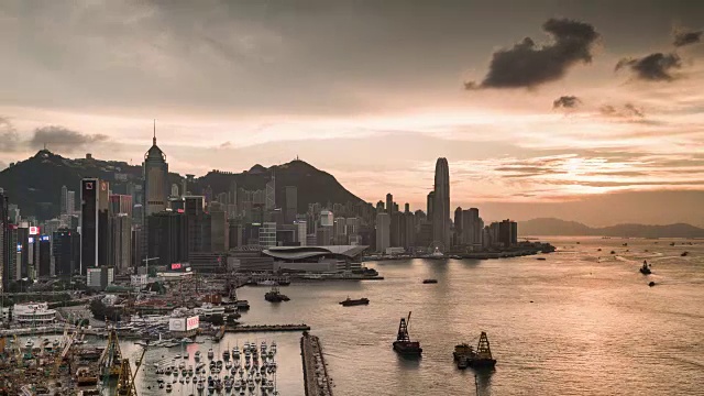 香港和维多利亚湾的白天到晚上的时间流逝视频素材