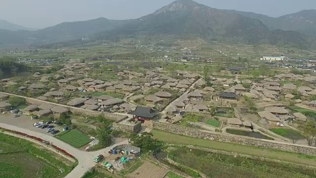 带有韩式住宅的民俗村(Naganeubseong)视频素材