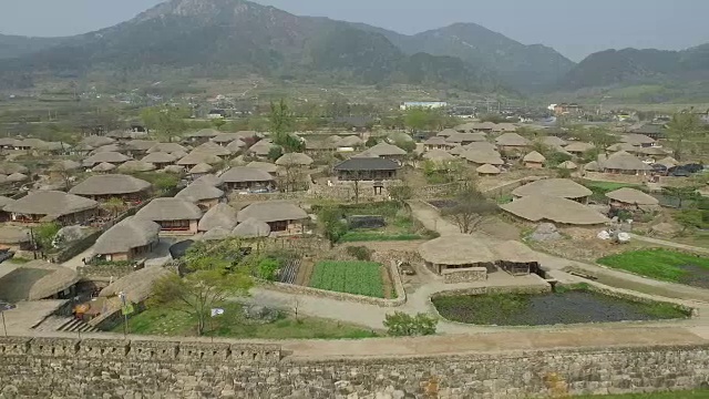 带有韩式住宅的民俗村(Naganeubseong)视频素材