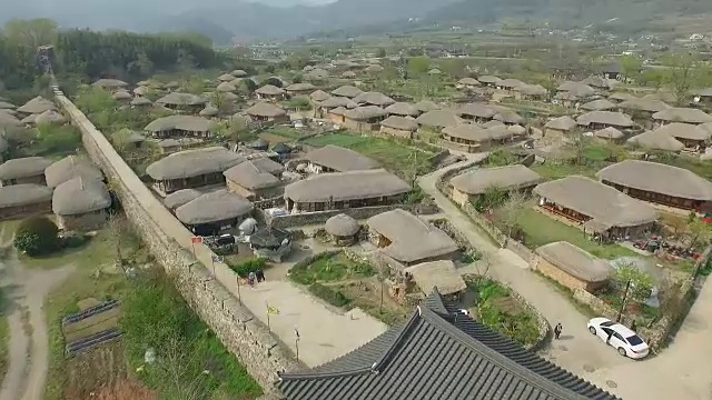 带有韩式住宅的民俗村(Naganeubseong)视频素材