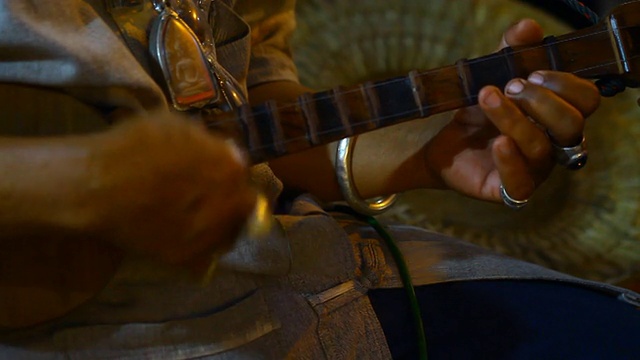 泰国传统清迈木吉他视频素材