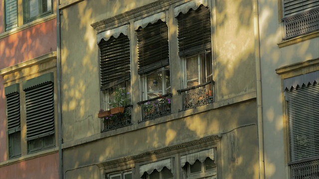 Vieux Lyon，窗户细节，建筑正面，CU,ZI视频素材