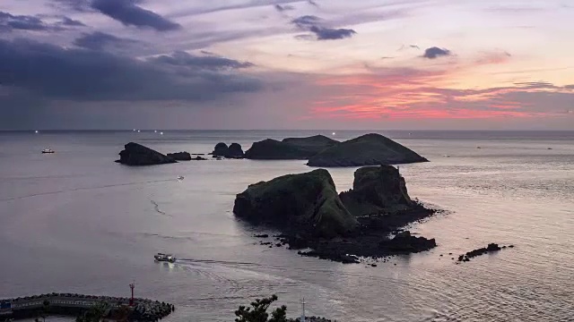 日落到夜晚的查格维多岛海景视频素材