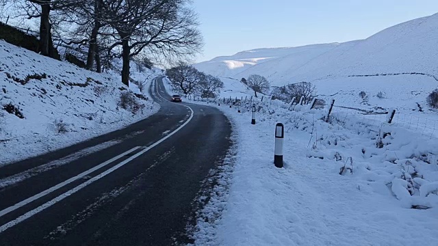 雪景蛇垭口，皮克区国家公园，德比郡，英国视频素材