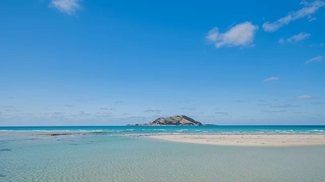 夏普宰海滩海景，夏日晴空万里视频素材