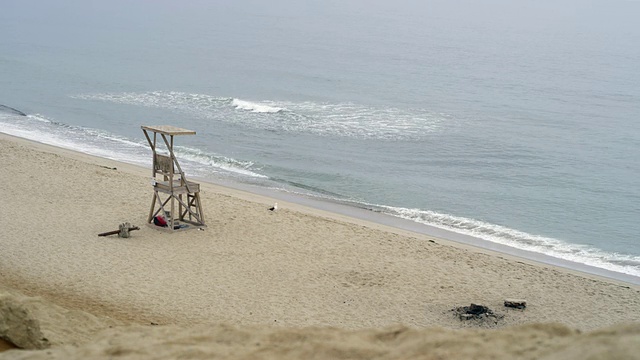 科德角国家海岸海滩冲浪沙丘和天空与救生员椅视频素材