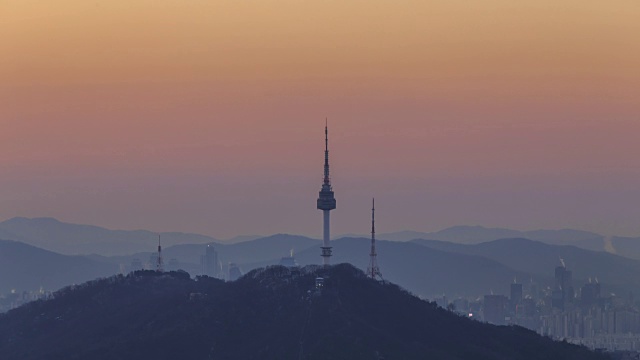 首尔北塔日落景观(旅游景点)视频素材