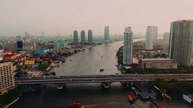 湄南河鸟瞰曼谷视频素材