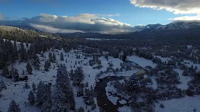 空中低地:希望谷的卡森河上游视频素材