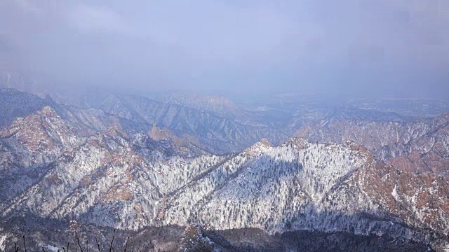 雪山国家山公园的公尼奥山岭雪景视频素材