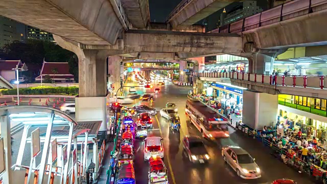 在曼谷市中心的暹罗城市区域的交通的时间推移视图。视频素材