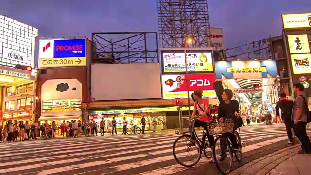 高清延时:拥挤的行人大阪大街，日本。视频素材