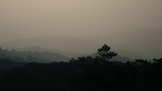 泰国山区阴云密布视频素材