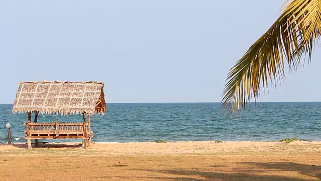 海滩上的小屋视频素材