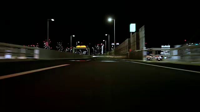 夜间在高速公路上开车-后视镜-视频素材