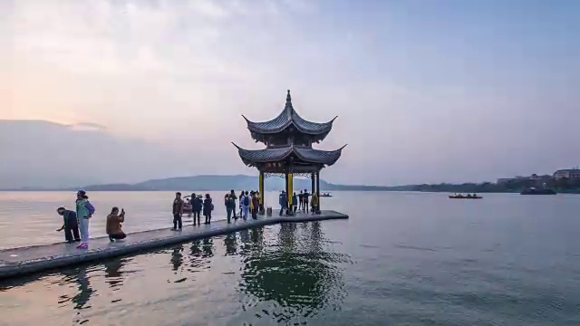 T/L WS西湖时间流逝的蓟县宝塔-杭州夜景，中国视频素材