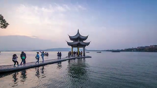 T/L WS西湖时间流逝的蓟县宝塔-杭州夜景，中国视频素材