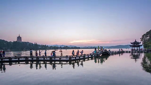 T/L WS西湖时间流逝的雷峰塔-杭州夜景视频素材