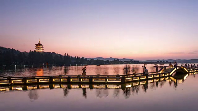 T/L WS西湖时间流逝的雷峰塔-杭州夜景视频素材