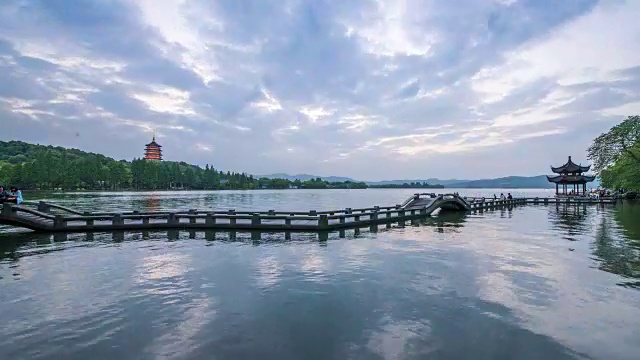 T/L WS西湖时间流逝的雷峰塔-杭州夜景视频素材