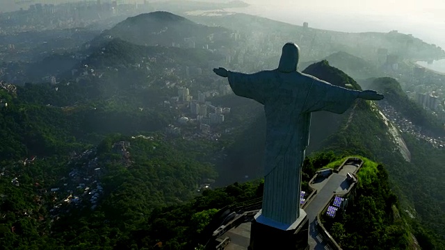 鸟瞰图的科尔科瓦多和瓜纳巴拉湾在里约热内卢de Janeiro，巴西视频素材